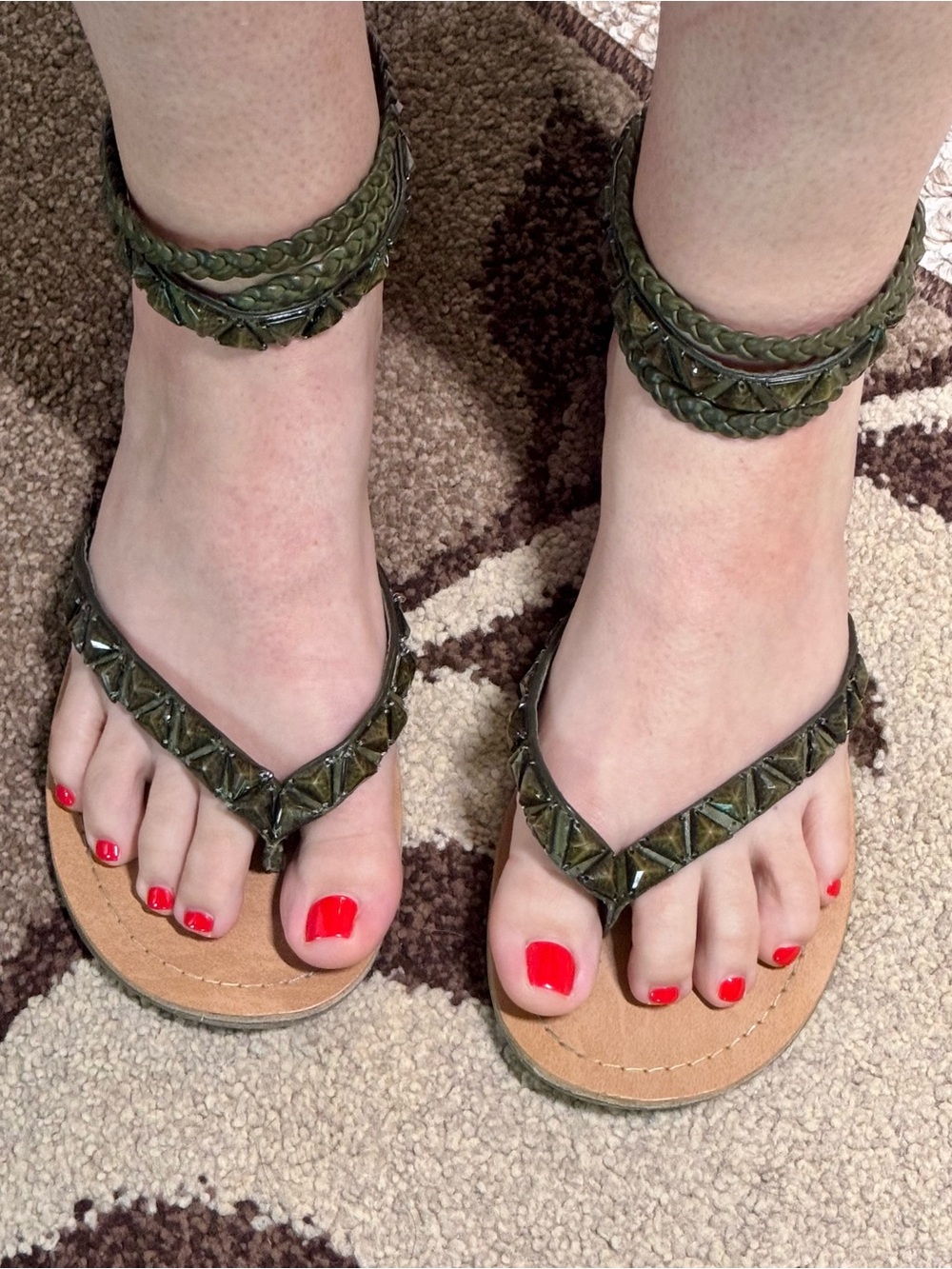 Unlisted Kenneth Cole Pop Rock Studded Olive Sandals Size 10